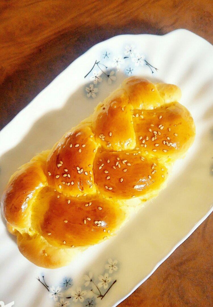葡萄干麻花辫面包