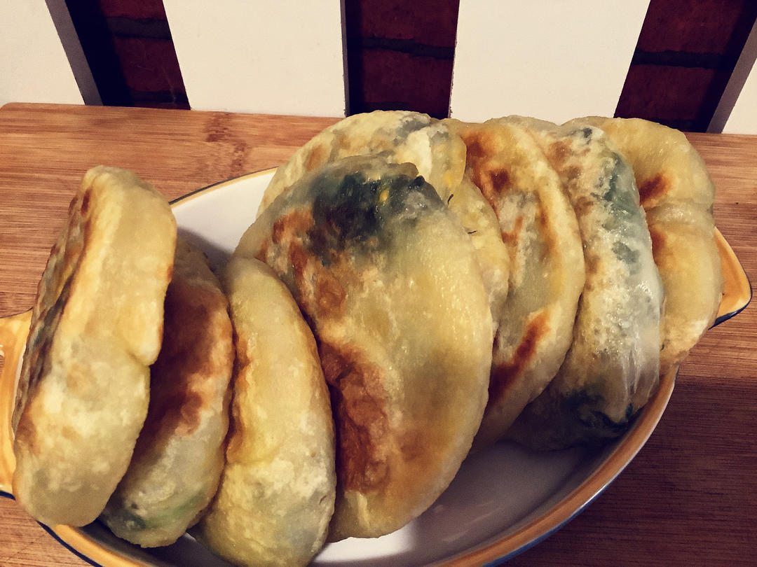 皮薄馅多的菠菜鸡蛋馅饼