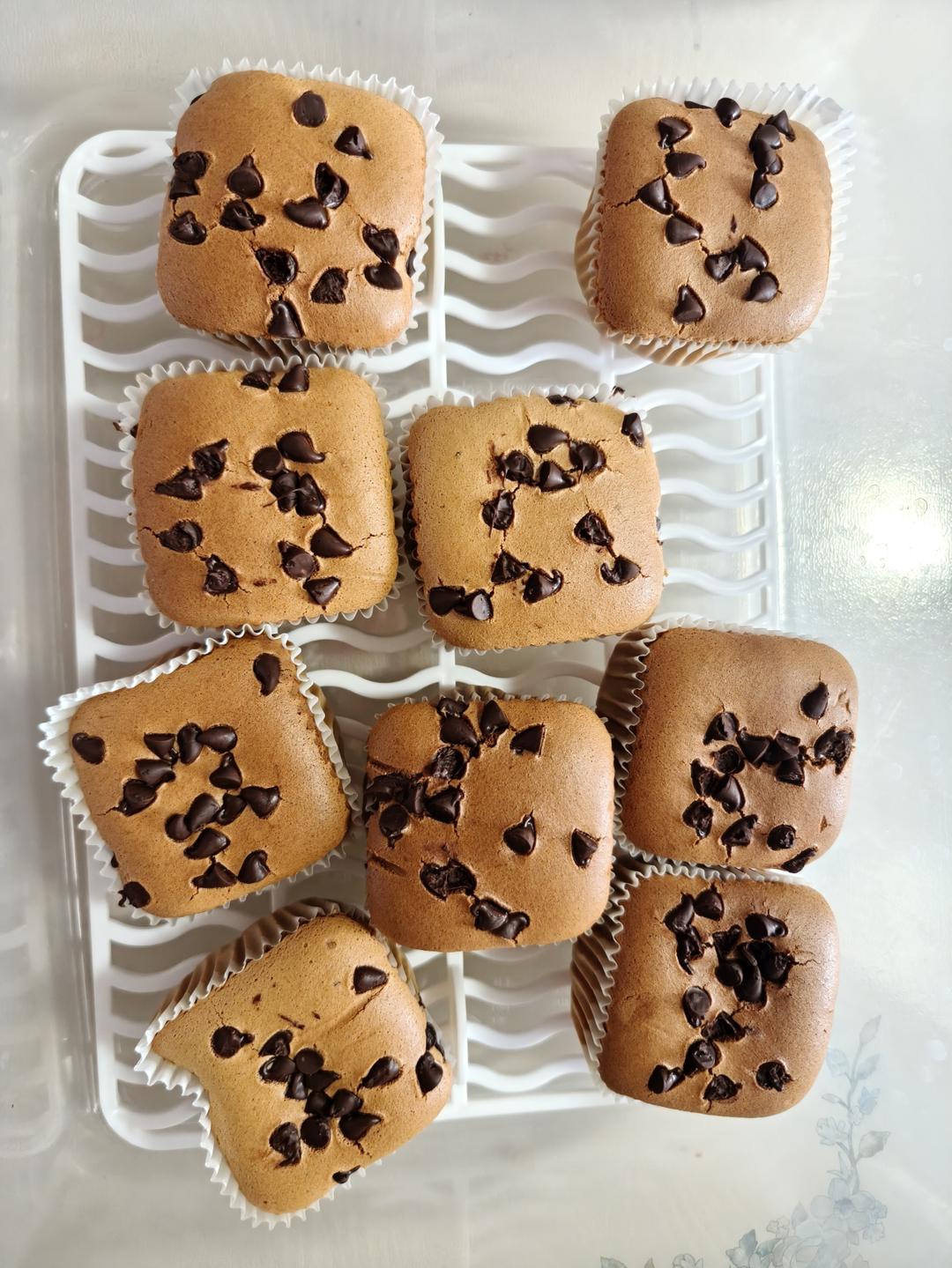 不缩不裂不凹的巧克力杯子蛋糕