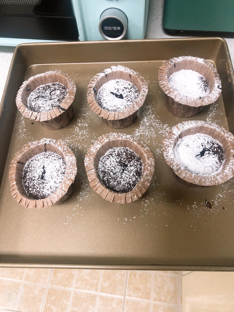 好吃到爆～爆浆巧克力熔岩蛋糕