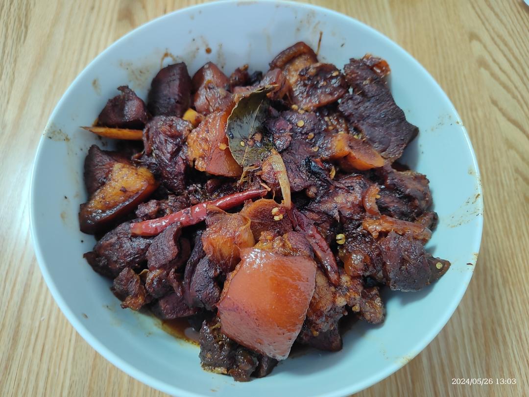 【红烧肘子】（家庭版卤蹄膀）