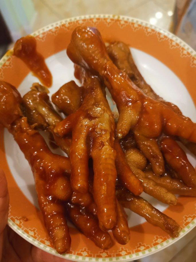 好吃到手指都吃掉的卤鸡爪