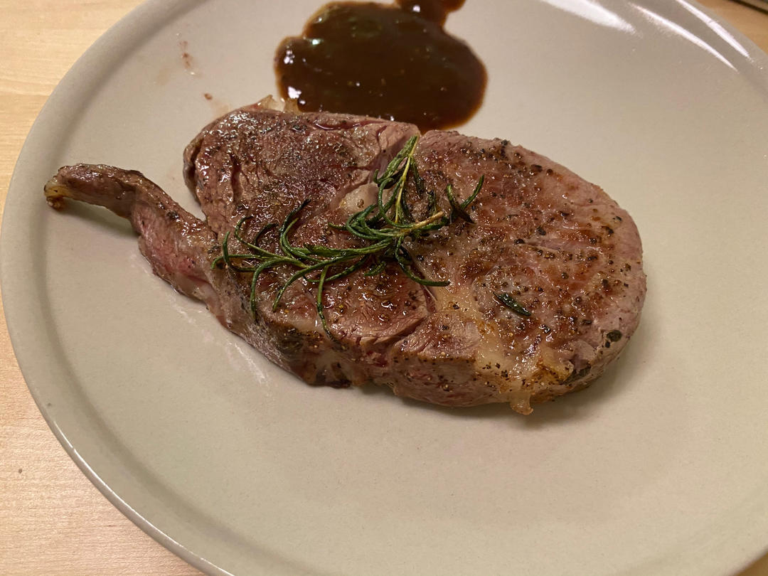 一定要这样煎牛排才鲜嫩多汁！煎牛排必收藏tips！