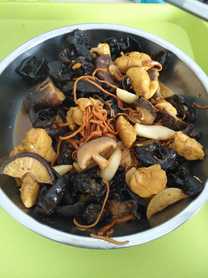 花菇木耳炒肉