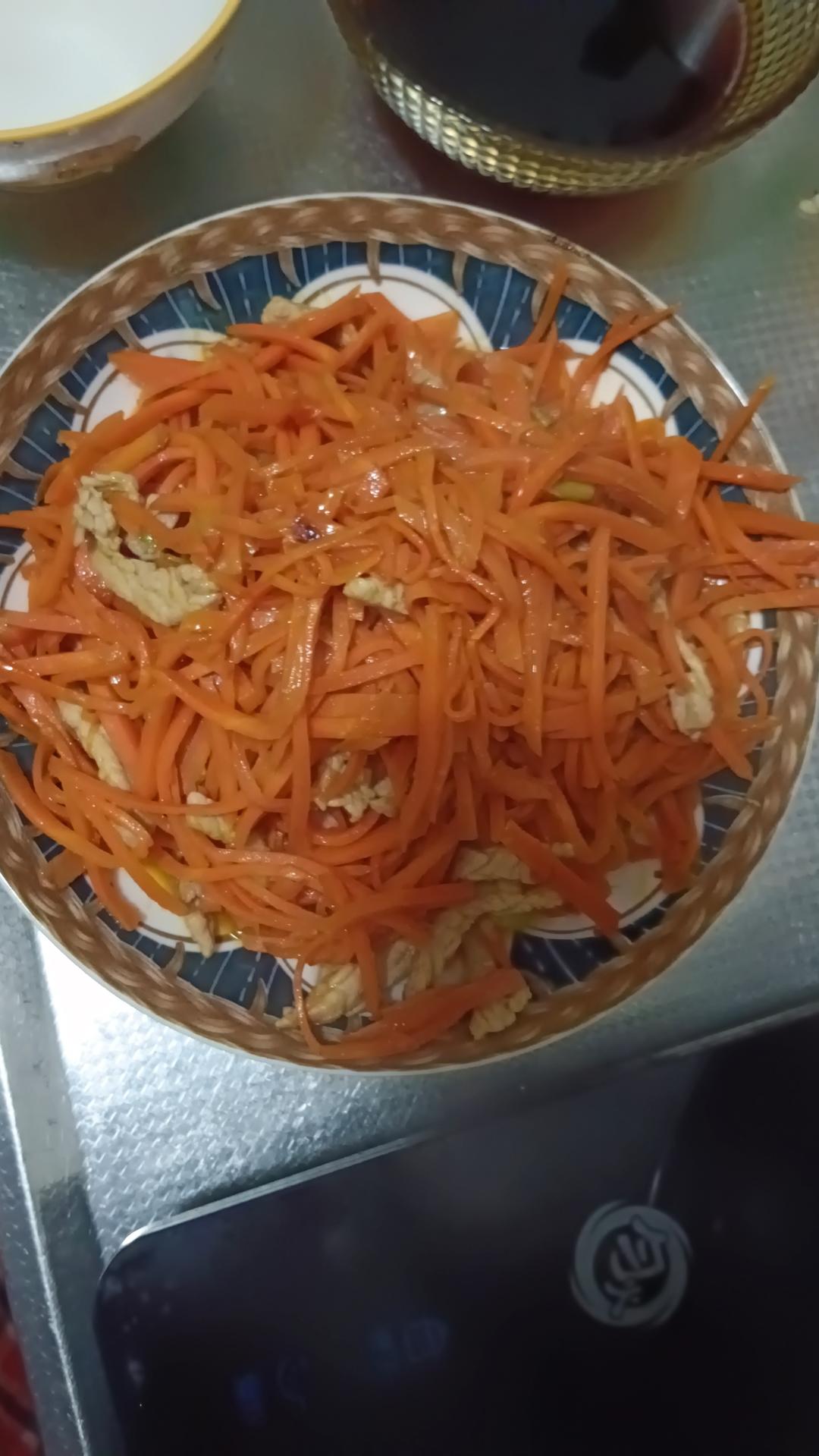 胡萝卜炒肉丝（这样处理，嫩到没朋友）