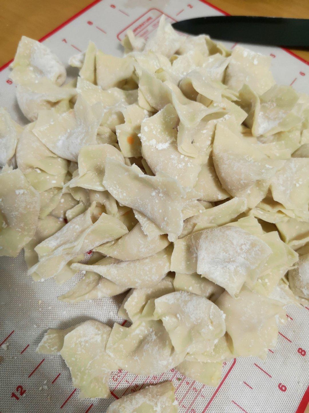 胡萝卜鲜肉小馄饨（宝宝辅食）