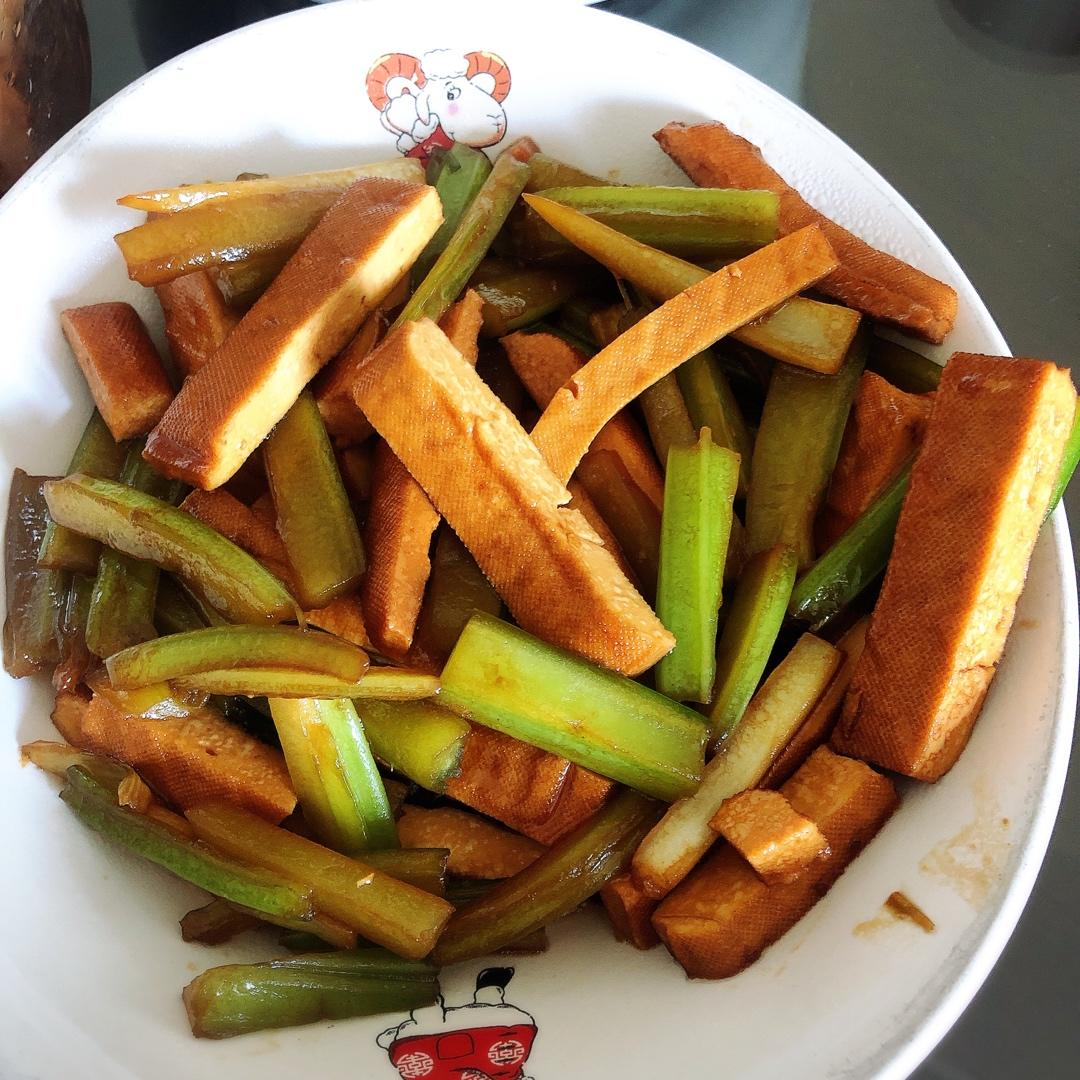 芹菜炒香干