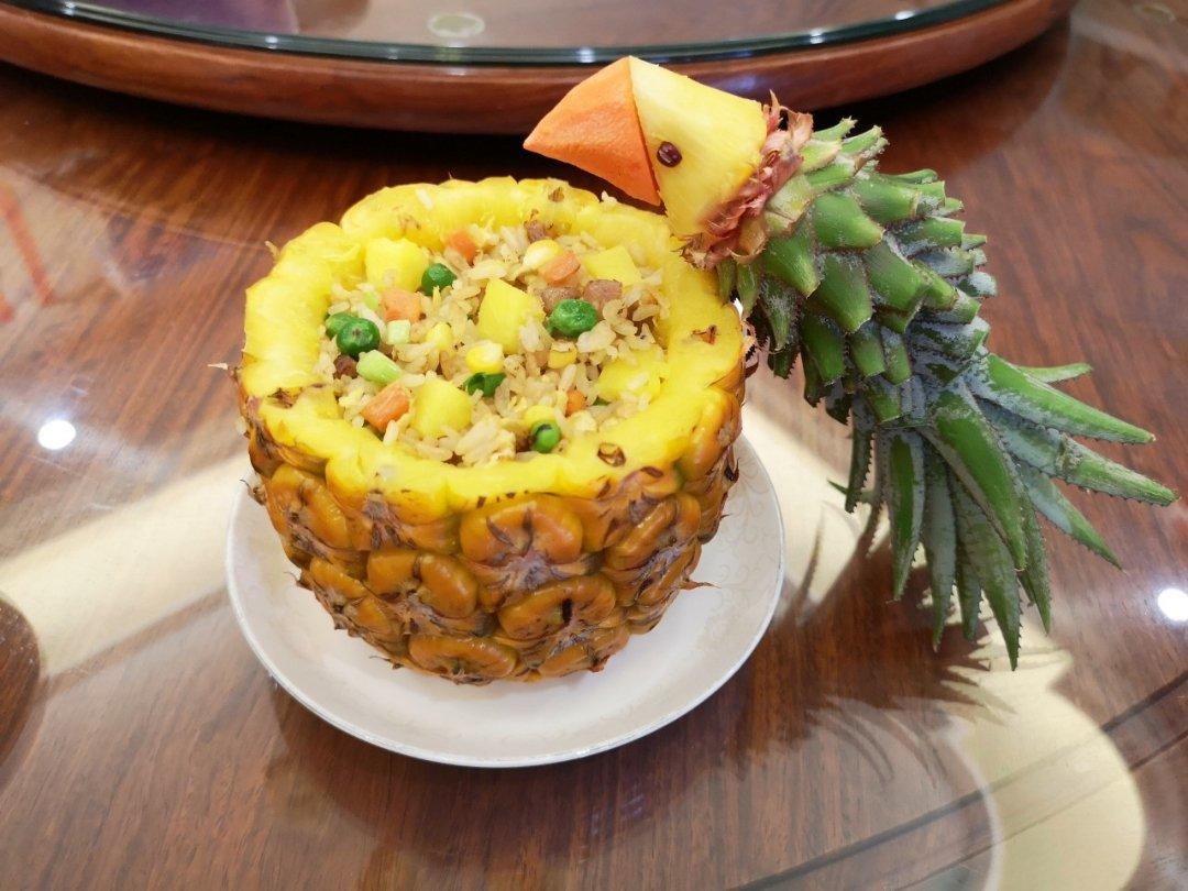 鸟语花香菠萝炒饭