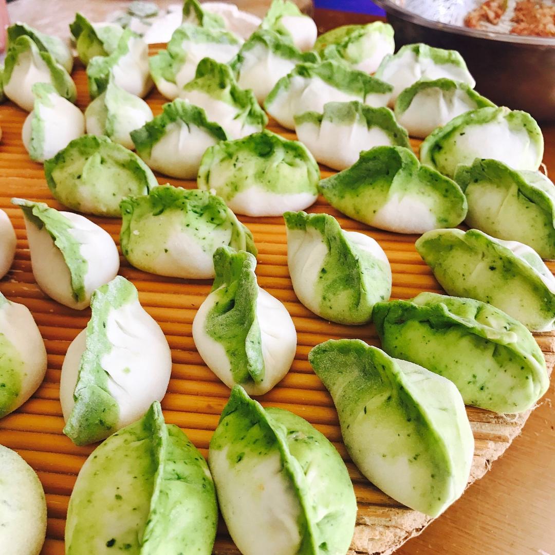 翡翠白玉白菜饺子详细版（附翡翠白玉白菜饺子包法，翡翠白玉饺子皮两种制法，面包机和面，翡翠白玉烧卖，各种馅料搭配）