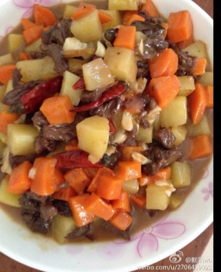 土豆胡萝卜炖牛肉