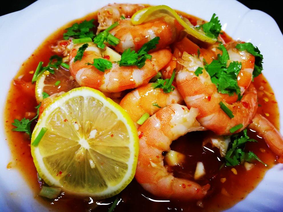 泰式柠檬虾----酸酸甜甜就是我！