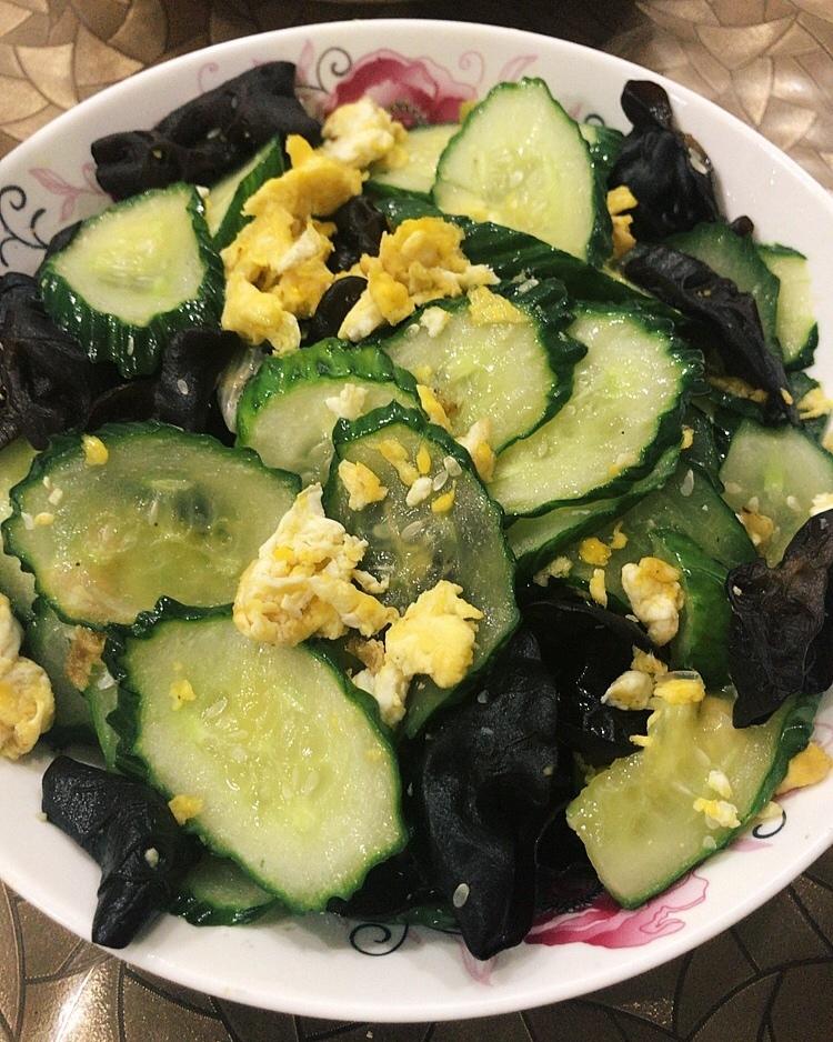 黄瓜木耳炒鸡蛋