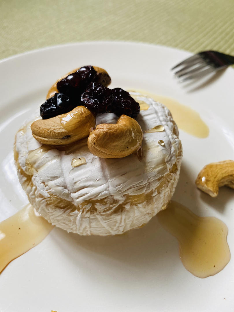 坚果烤brie布里奶酪（芝士）低碳生酮