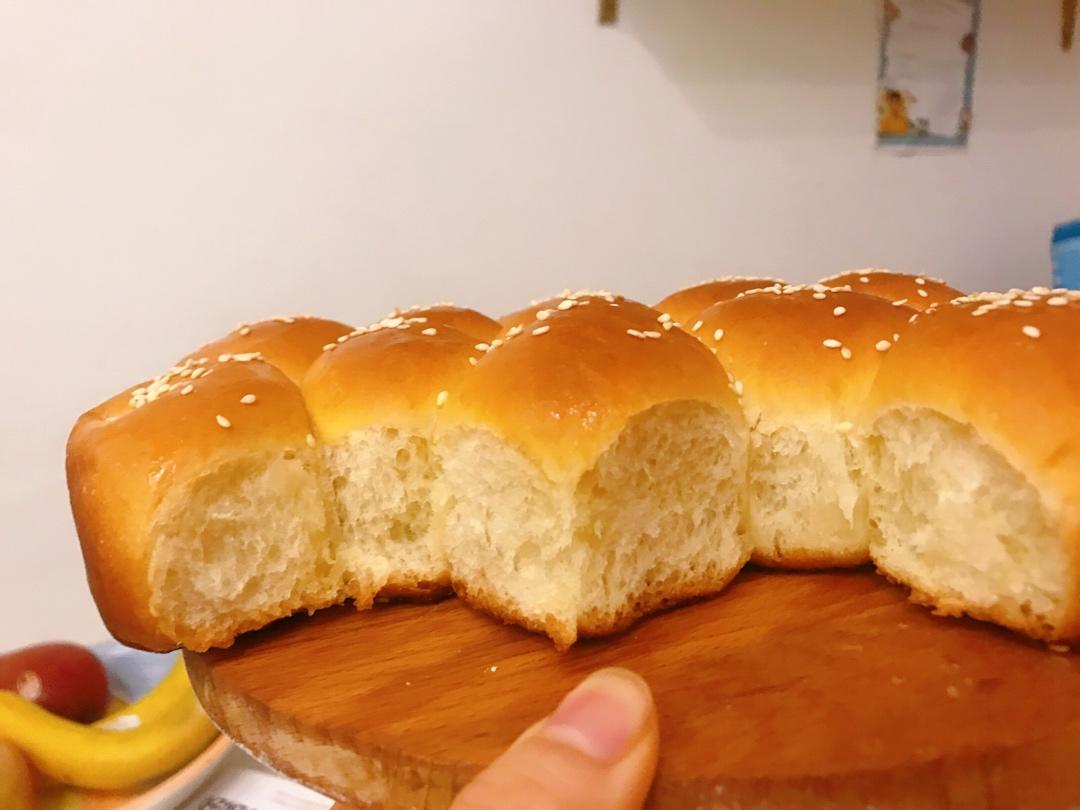 蜂蜜脆底小面包（蜂蜜奶香小餐包）
