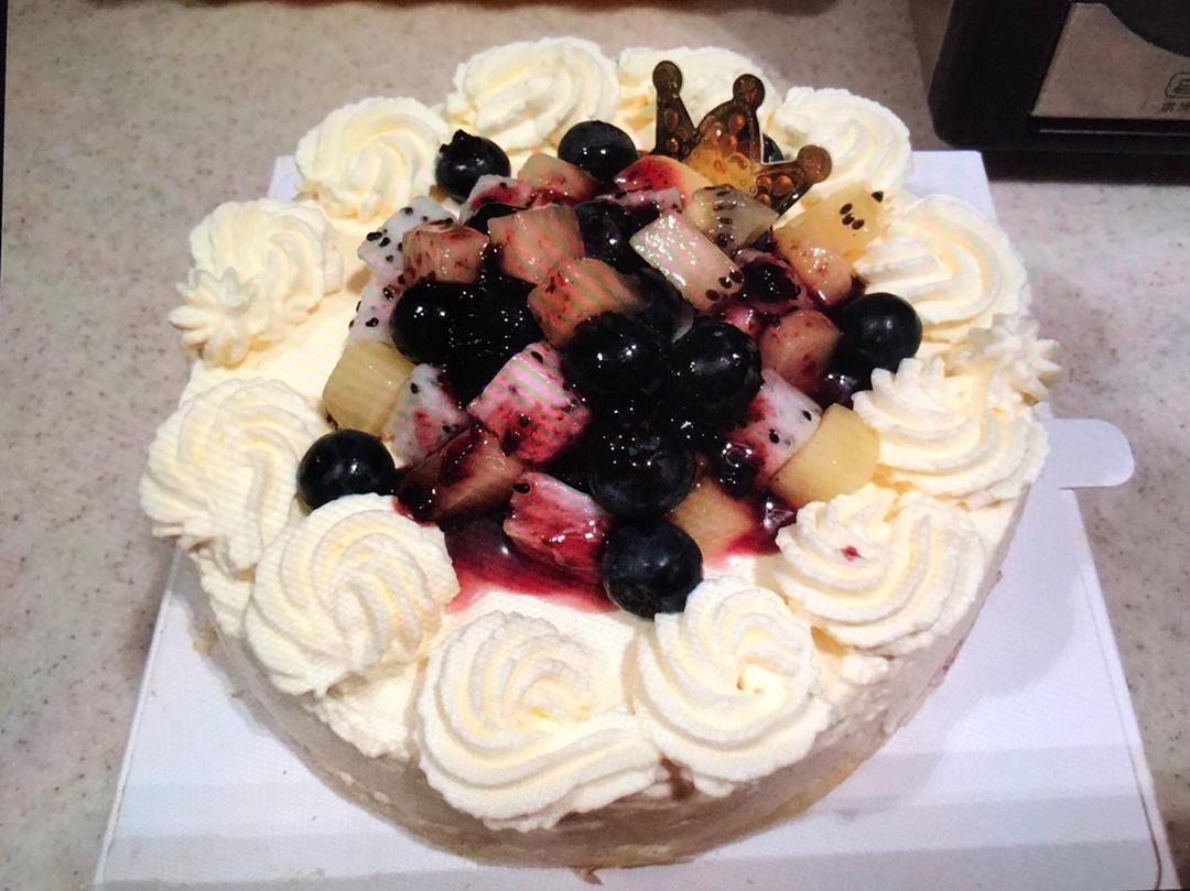 简单奶油裱花水果蛋糕