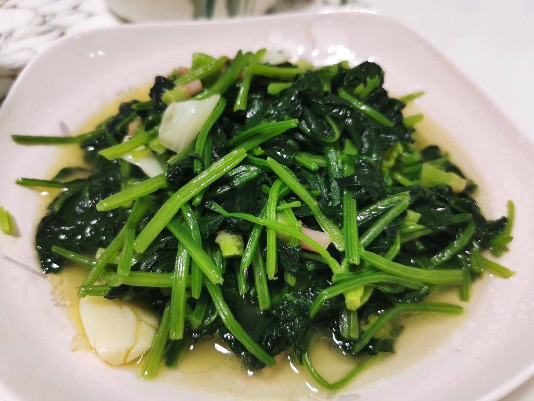 不涩口又嫩的清炒菠菜