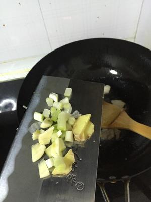 东北菜码—土豆炖豆角费饭神菜的做法 步骤3
