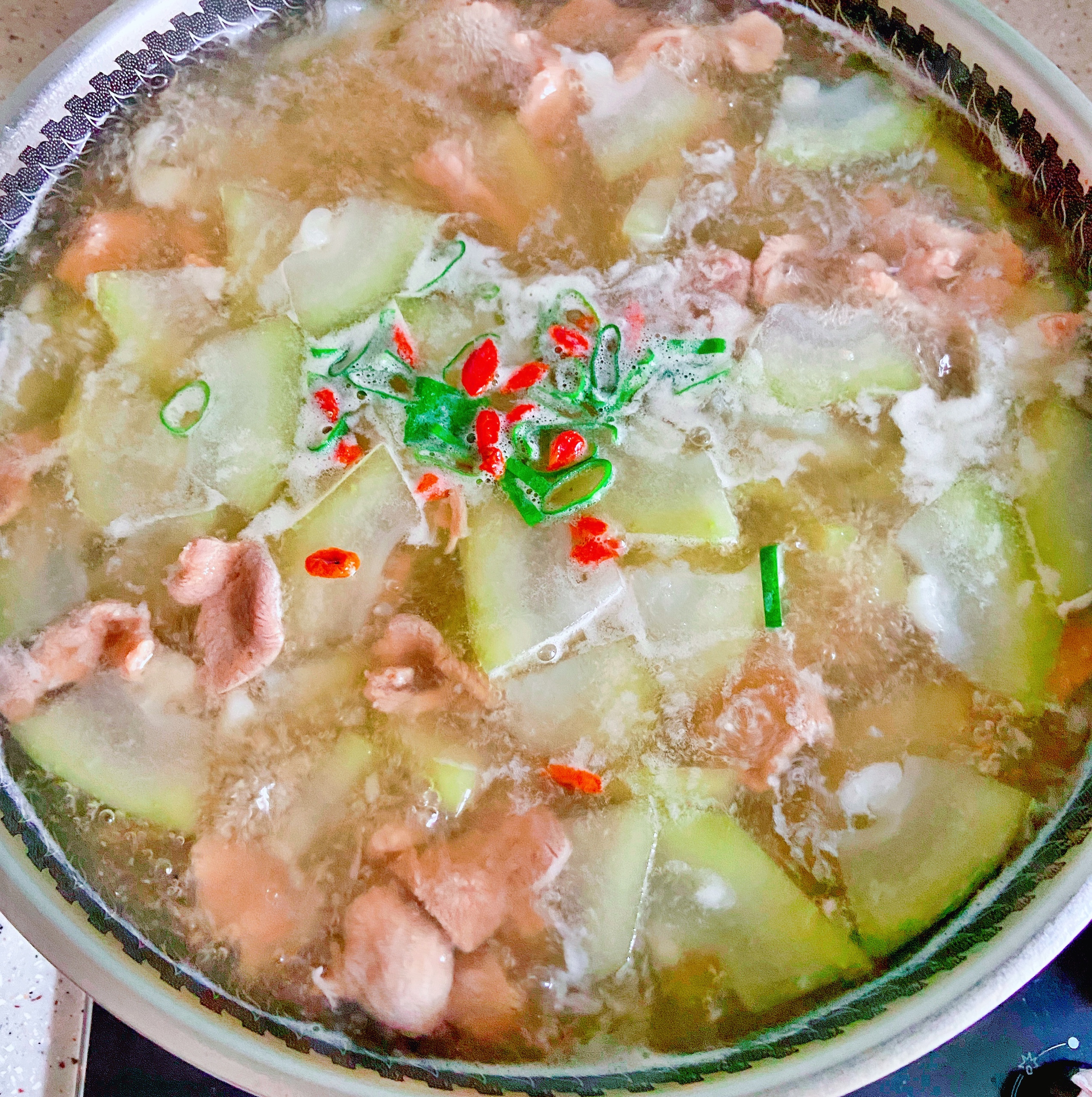 超级简单好吃的“冬瓜汆肉片汤”（清淡丝滑无油版）的做法