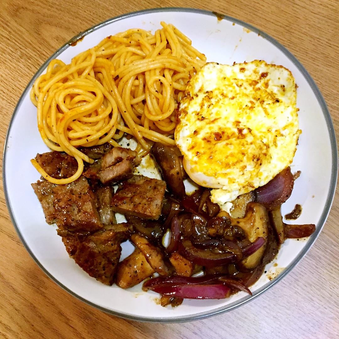 黑椒牛排（配土豆/鸡蛋，意面/蔬菜）