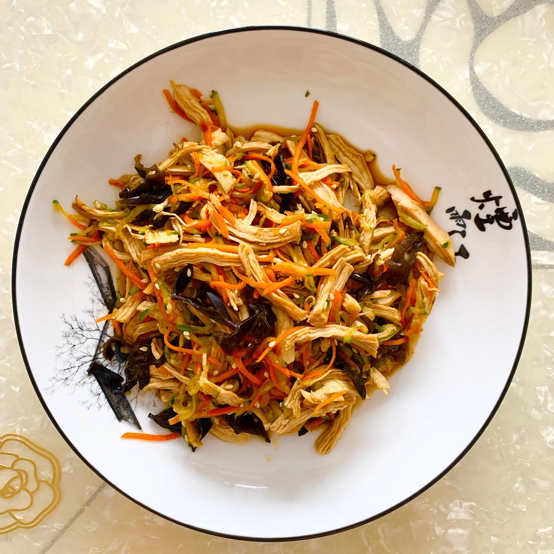 减脂凉拌鸡胸肉的做法