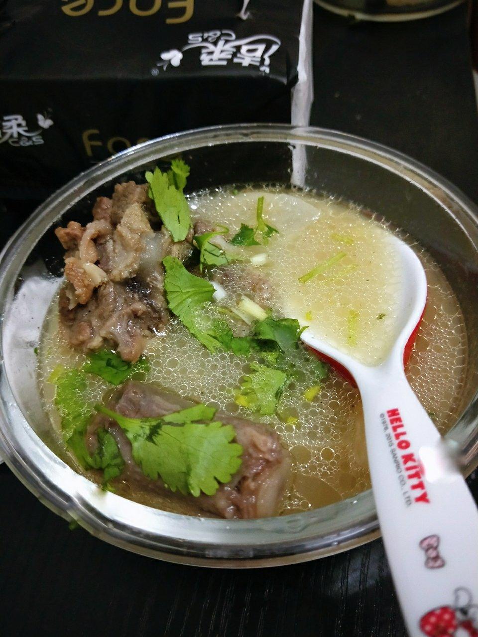白萝卜牛尾汤