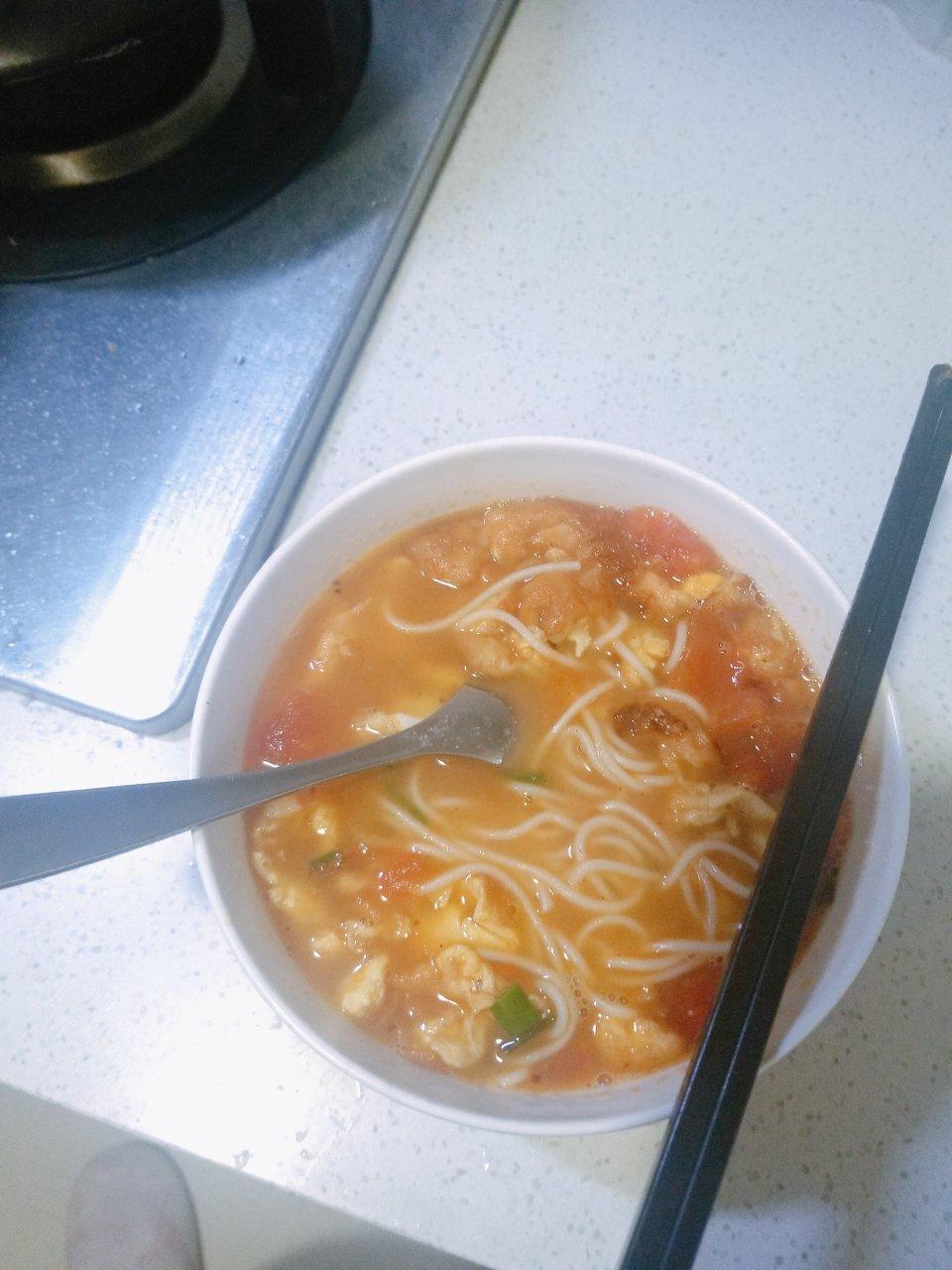 恨不得抱着锅舔的番茄鸡蛋面