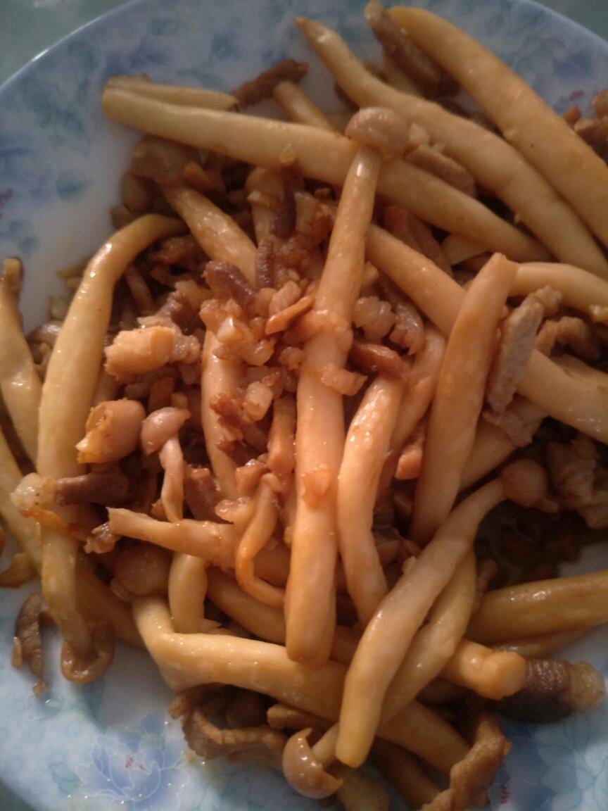 海鲜菇小炒肉