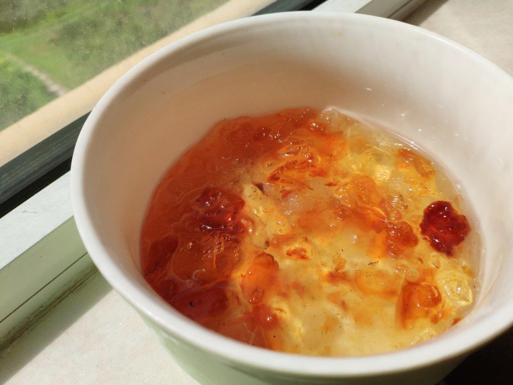 桃胶皂角米炖雪燕