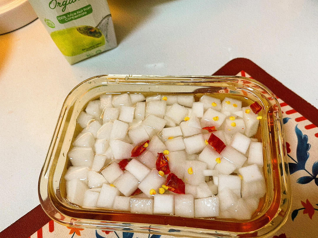 腌萝卜，酸甜爽口