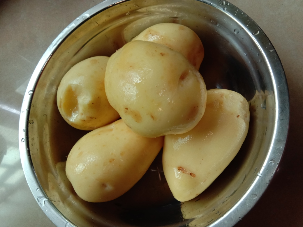 香煎土豆的做法 步骤1