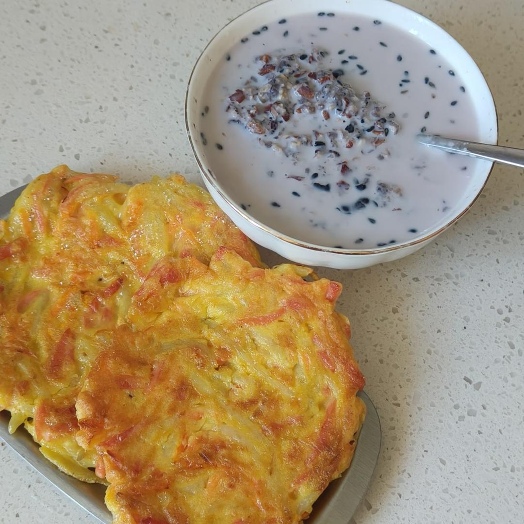 两个人一起炫饭啦！