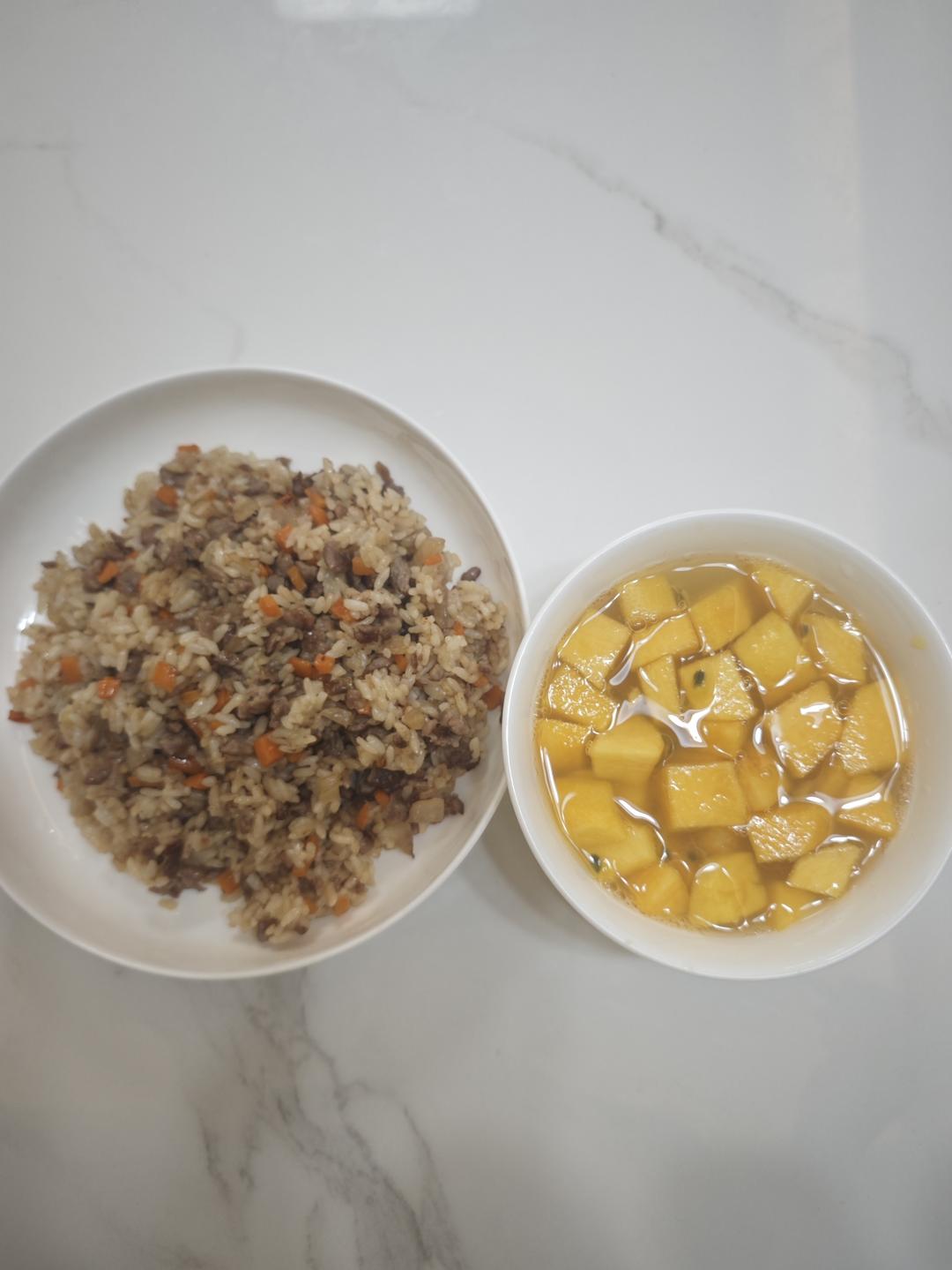 孩子最爱吃香喷喷的牛肉粒炒饭
