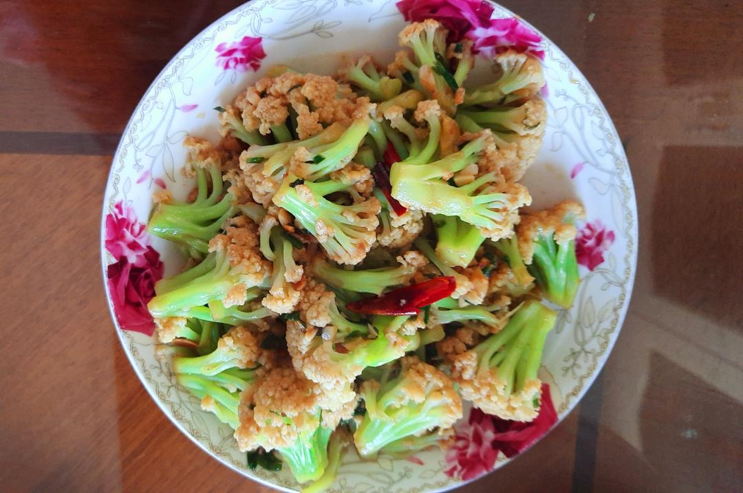 蚝油豆瓣酱炒花菜