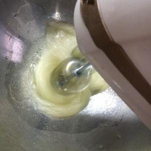 奶油奶酪戚风蛋糕的做法 步骤2