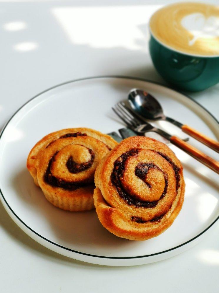 秋冬限定｜全麦红糖核桃肉桂卷