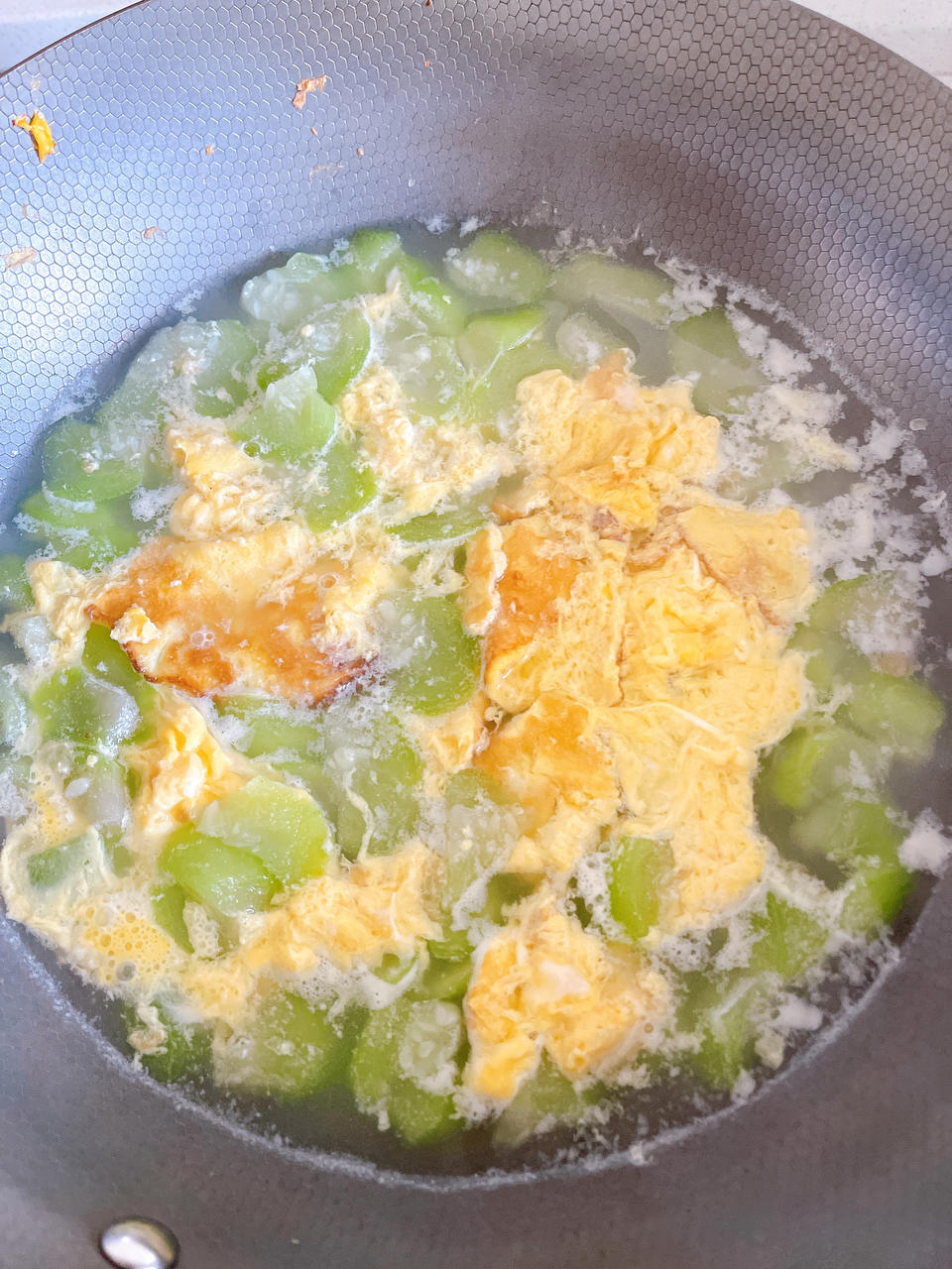 清淡的丝瓜鸡蛋汤