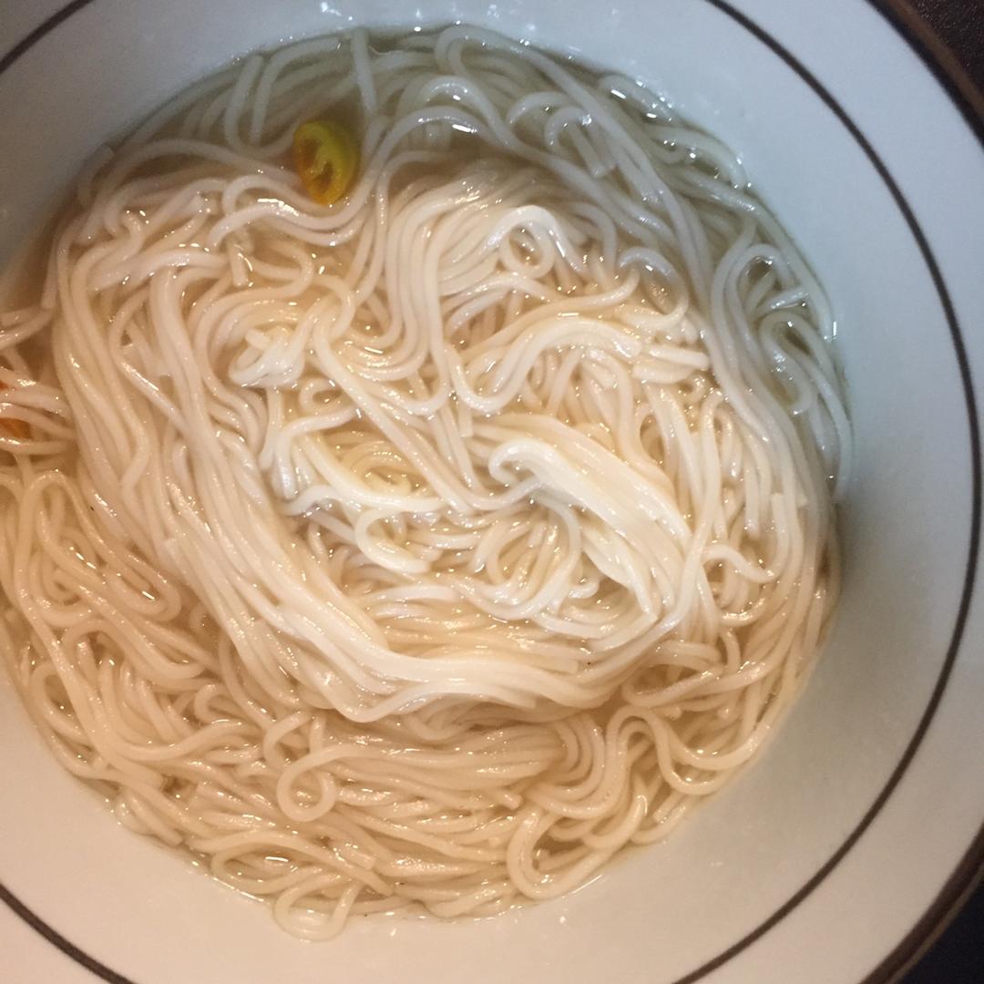 一碗热汤面