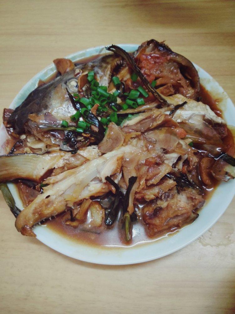 这么做《中餐厅》里的砂锅鱼头煲，超简单！