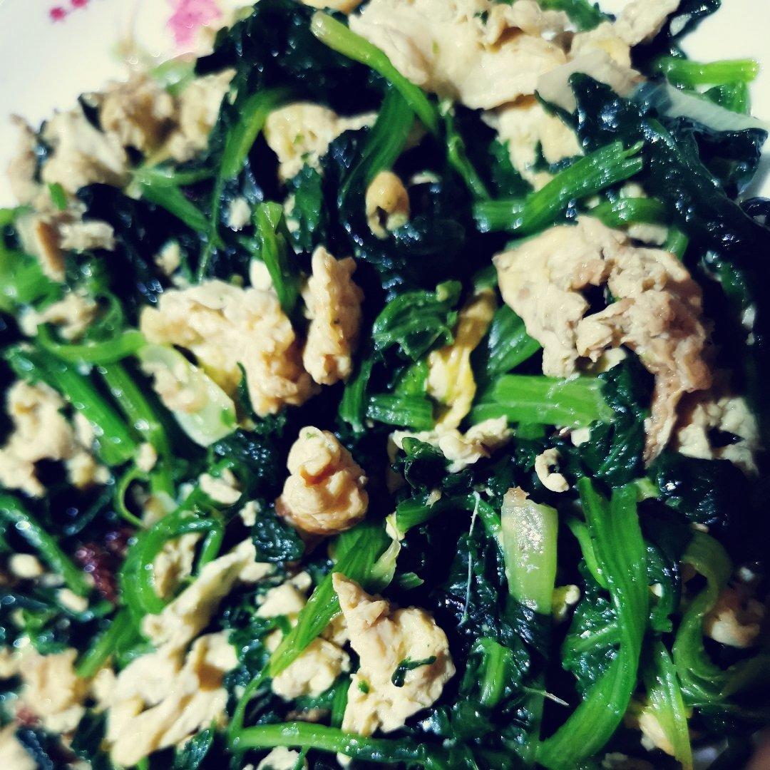 菠菜炒鸡蛋