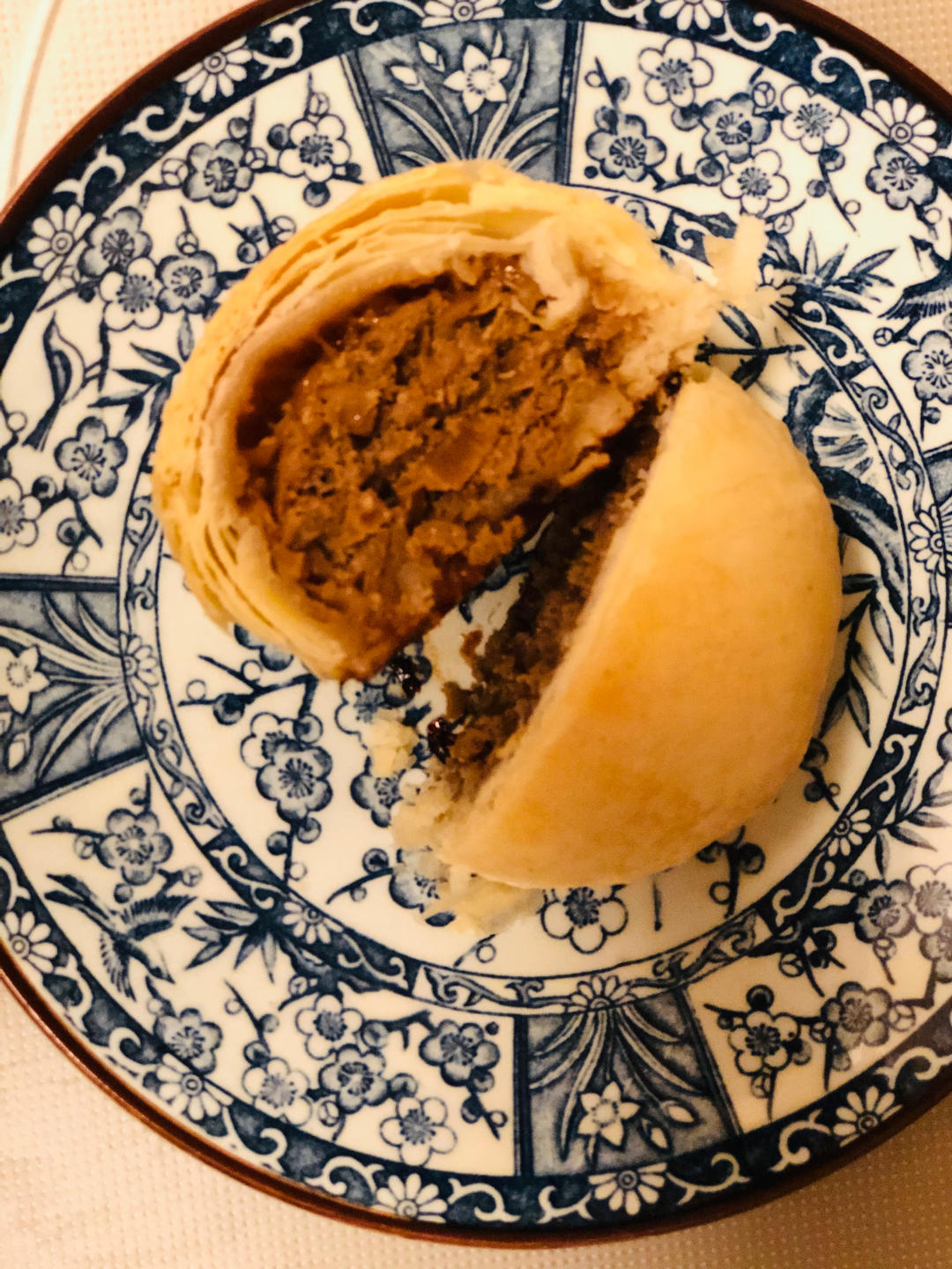 排四个小时队也买不到的鲜肉月饼，秘诀是放麻油！