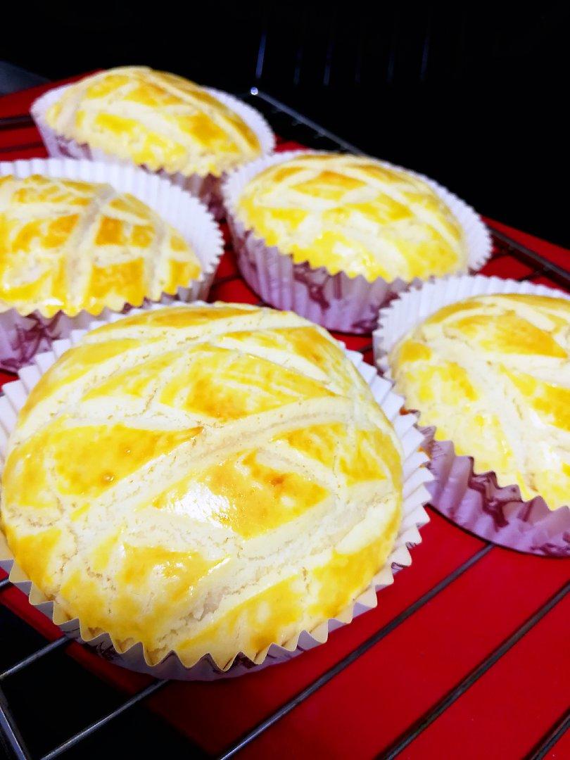 好吃到炸裂的港式菠萝包（附带制作酥皮的小视频）