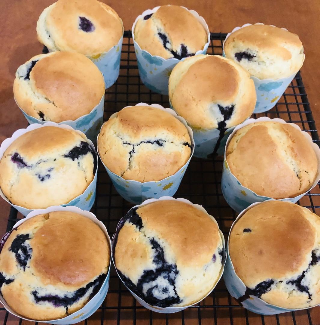 【爆浆蓝莓玛芬蛋糕】搅和几下就爆浆了～Blueberry Muffins～ | Q BAKE