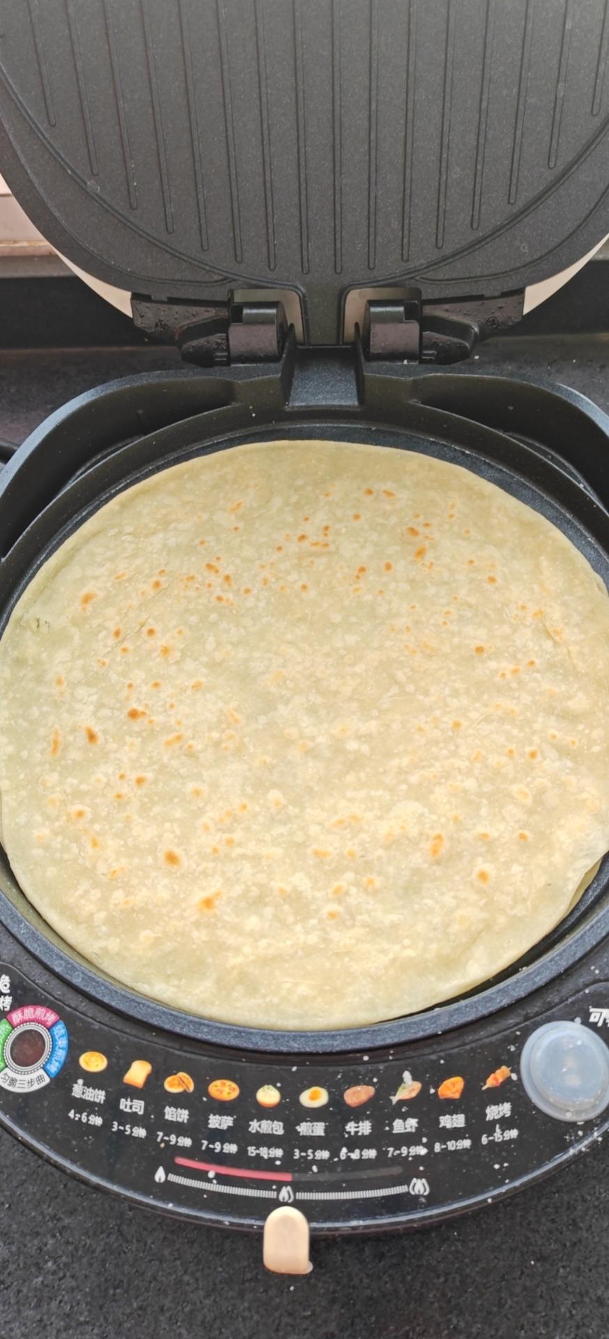烙春饼(用视频告诉你，这饼有多软)