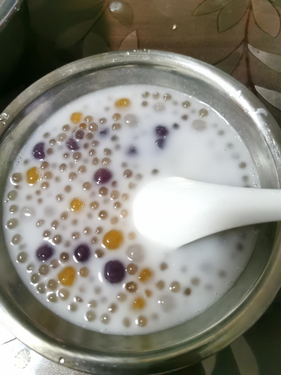 小孩都能做的甜品：不用牛奶的椰浆芋圆西米露