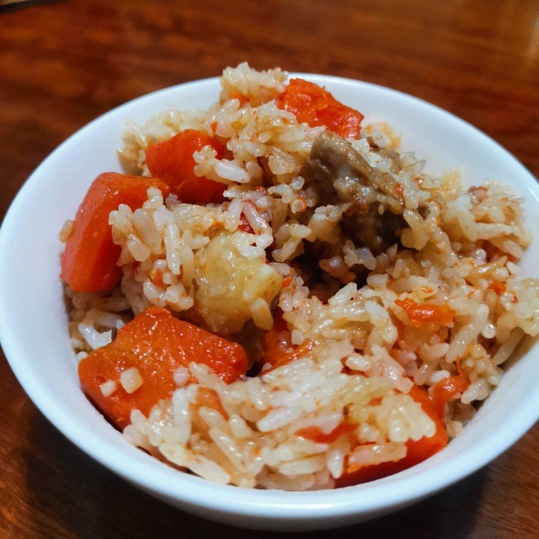 喷香排骨焖饭（爆好吃）