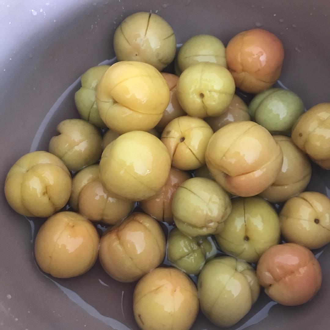 美味～泡李子