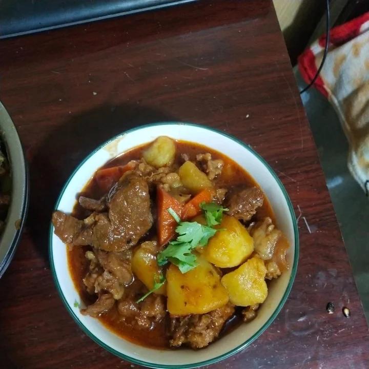 完胜刘一锅的 筋头巴脑炖土豆胡萝卜