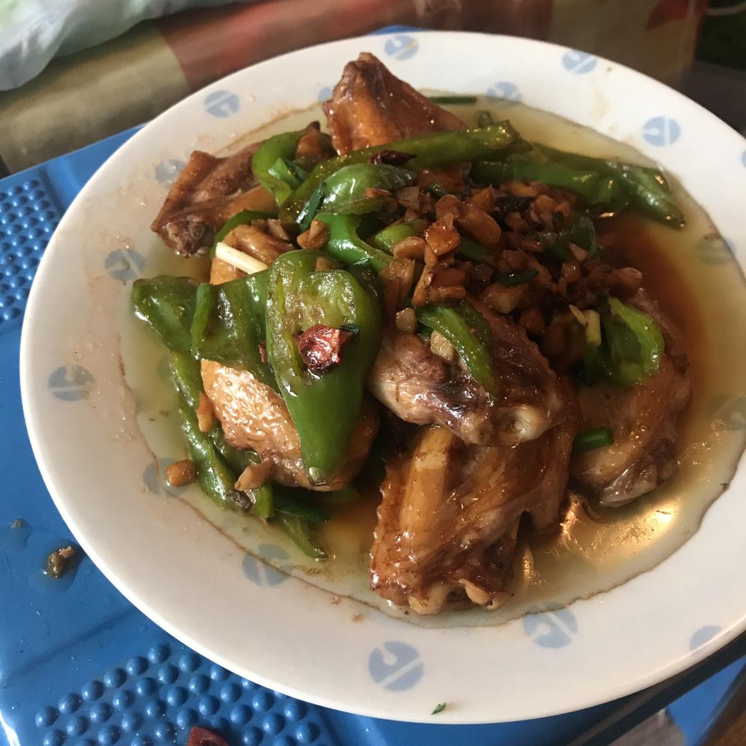 蒜香蚝油鸡翅中