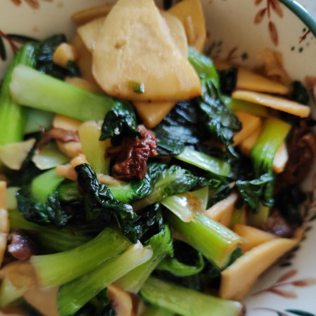 减脂素炒香菇塔菜