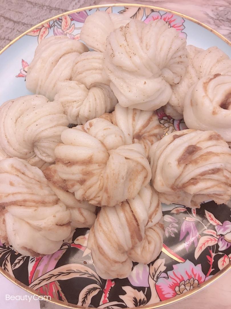 超可爱的【黑芝麻花卷】